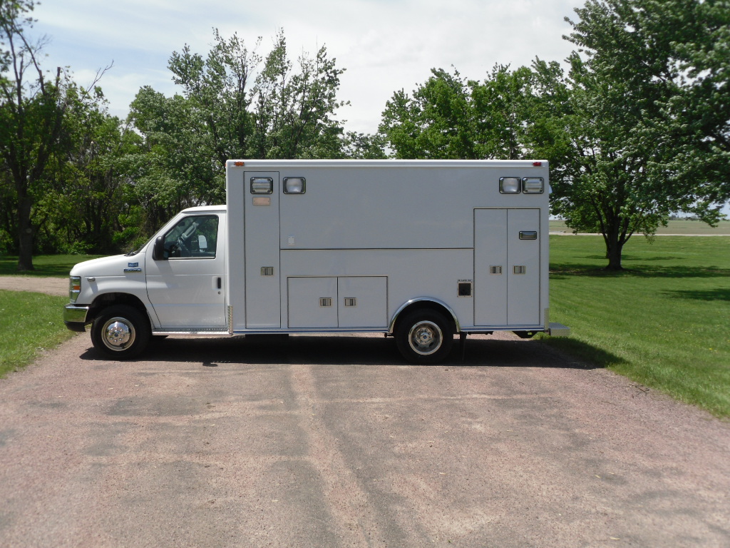2012 Ford ambulance chassis #3